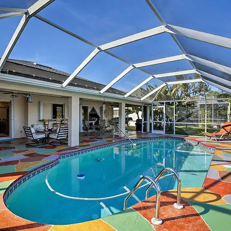 Canal-View Home With Lanai In Cape Coral!